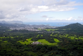 Tuuline vaade Nuʻuanu orule ja Kāneʻohe linnale