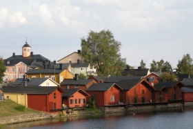 Porvoo. Väikesed armsad ja punased rannamajad