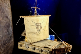 Kiirkorras Kon-Tiki muuseumist läbi. Knut Hauglandi tehtud mudel Kon-Tikist (valmis ekspeditsiooni ajal)