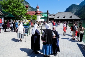 St. Bartholomä. Nunnad hoos