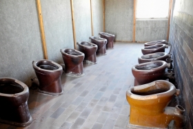 Dachau. KZ-Gedenkstätte. Barakis privaatsust polnud