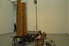 München. Pinakothek der Moderne. Mark Manders "Silent Factory"