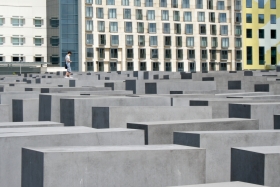 Berliin. Holocaust-Mahnmal. Kuidas peitust mängides sohki teha.
