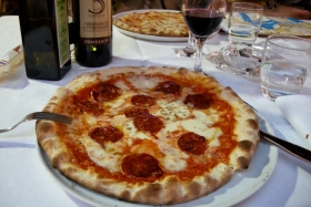 San Remo. Selline näeb välja õige Pizza Diavolo. Vähem on rohkem.