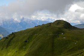 Fiescheralp'ist Bettmeralp'i. Herrenweg. Vahepeal nägime lehmakarja.