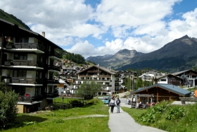 Saas Fee (1800 m). Linnapilt.