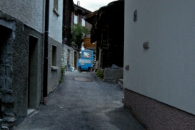 Saas Fee (1800 m). Õhtuks pargivad ikka autod ära. PS! Suuremad masinad polegi seal lubatud.