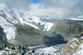 Gornergrat. Aussichtsplattform (3131 m). Taanduvad liustikukeeled.