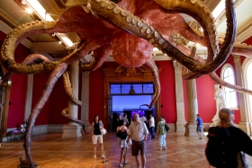 Monaco. Musée Océanographique de Monaco. Osa Hiina kunstniku Huang Yong Ping'i näitusest "Méditerranée".