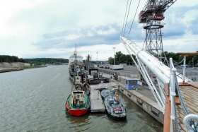Forum Marinum. Vaade ülejäänud laevapargile purjelaevalt Suomen Joutsen