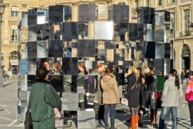 Place Vendôme. Peeglikunst.